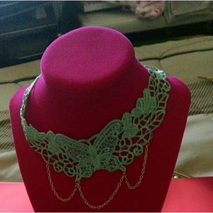 Butterfly shape chain necklace choker